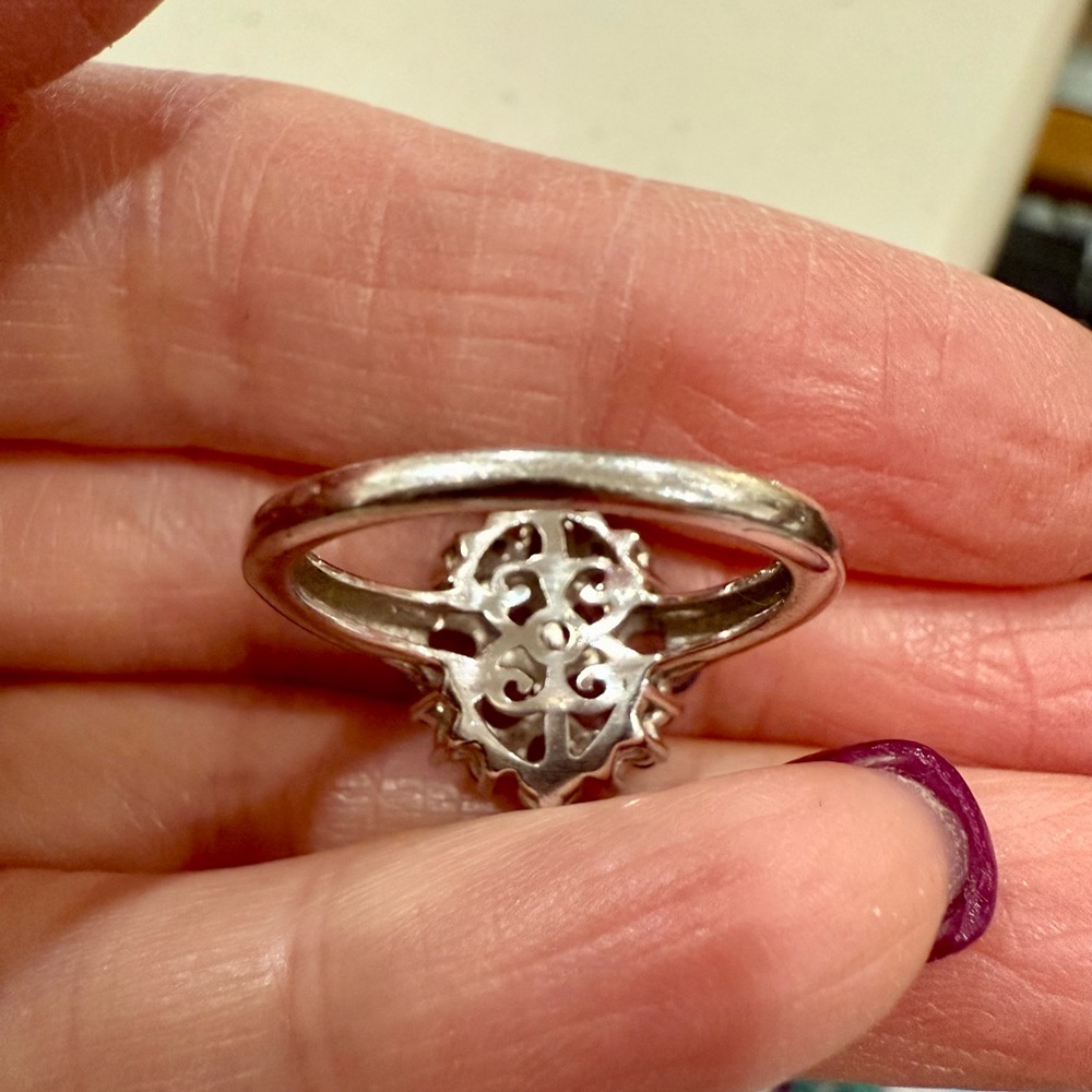Elegant Sterling Silver and Tanzanite Gemstone Ring! - Picture 5 of 6